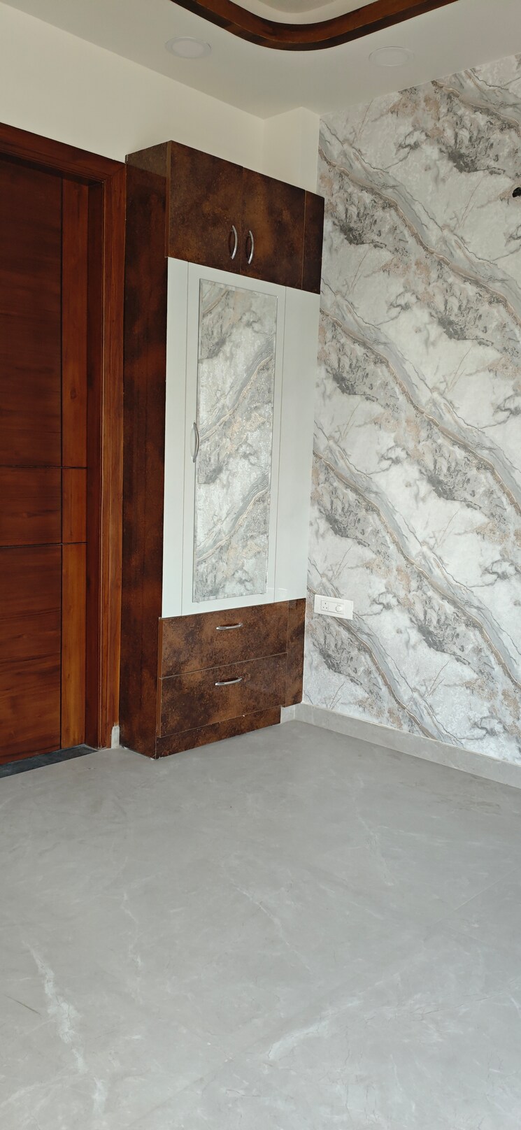 Room, bptp-district-3 3 Bedroom 180 Sq.Yd. Builder Floor In Sector 85 Faridabad 9570557