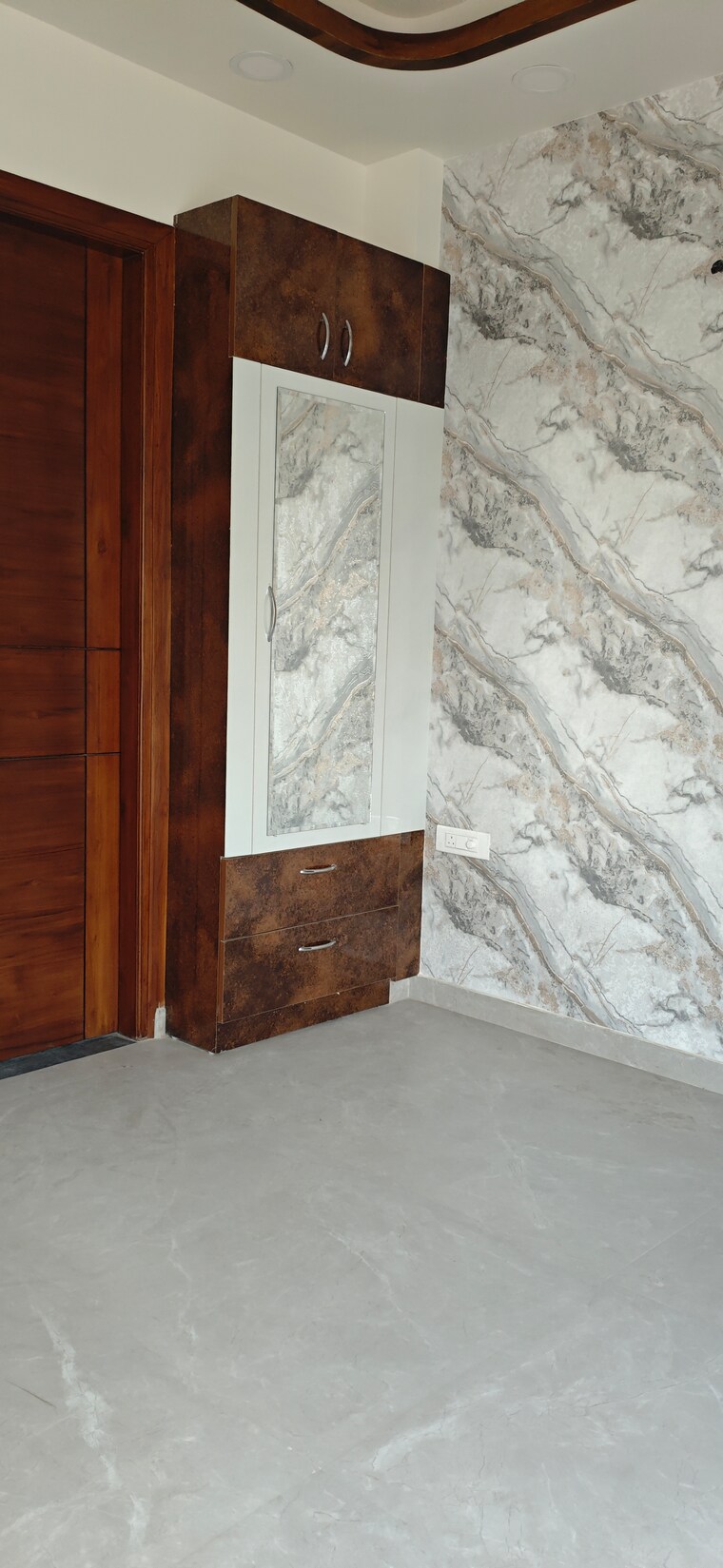 Room, bptp-district-3 3 Bedroom 180 Sq.Yd. Builder Floor In Sector 85 Faridabad 9570557