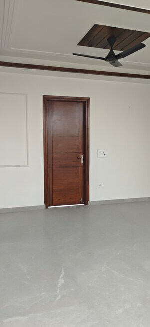 Room in 3 BHK Builder Floor at BPTP District 3, Sector 85 – for Sale