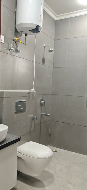 Bathroom in 3 BHK Builder Floor at BPTP District 3, Sector 85 – for Sale