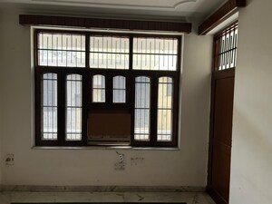 Room in 2 BHK Builder Floor at Palam Vihar – for Rent