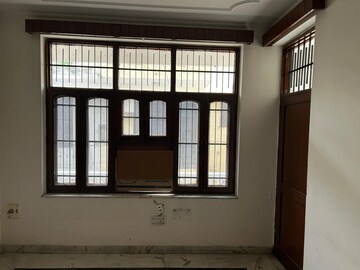 Room in 2 BHK Builder Floor at Palam Vihar – for Rent