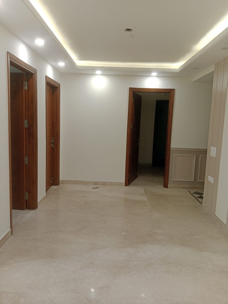 Room, gulmohar park 3 Bedroom 300 Sq.Yd. Builder Floor In Gulmohar Park Delhi 9570576