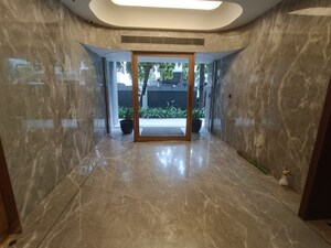 Room in 3 BHK Apartment at Khar West – for Sale