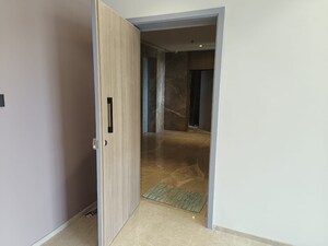 Room in 3 BHK Apartment at Khar West – for Sale