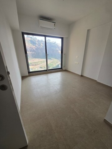 Room in 1 BHK Apartment at Hiranandani Highland, Powai – for Rent