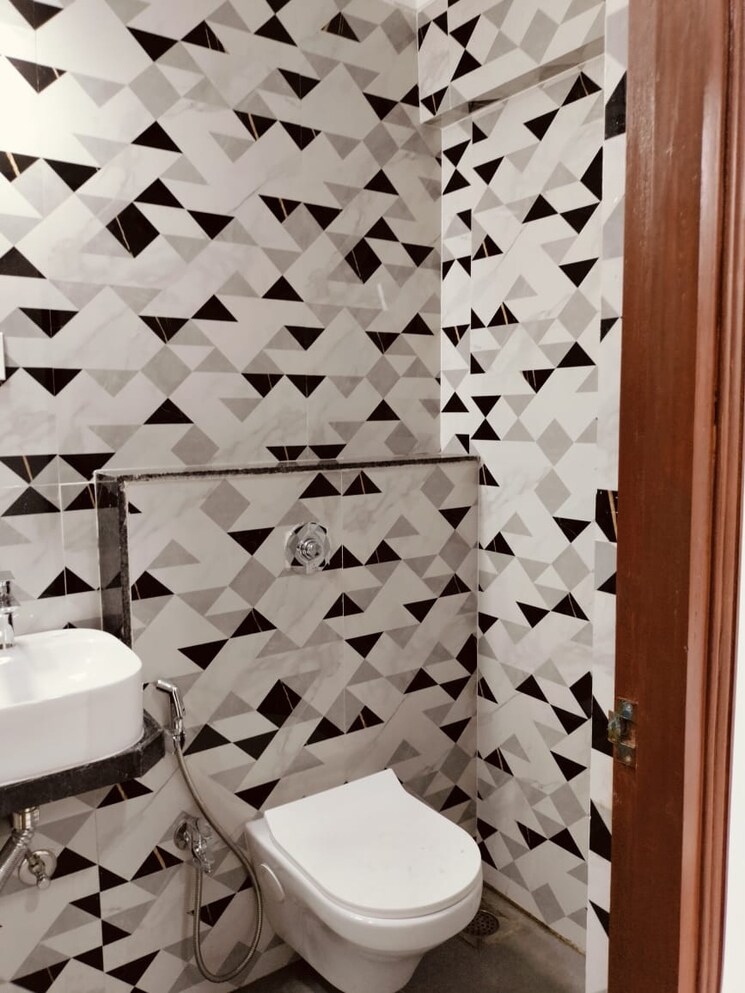 Bathroom, roha-vatika 1 RK 230 Sq.Ft. Apartment In Kurla East Mumbai 9570589