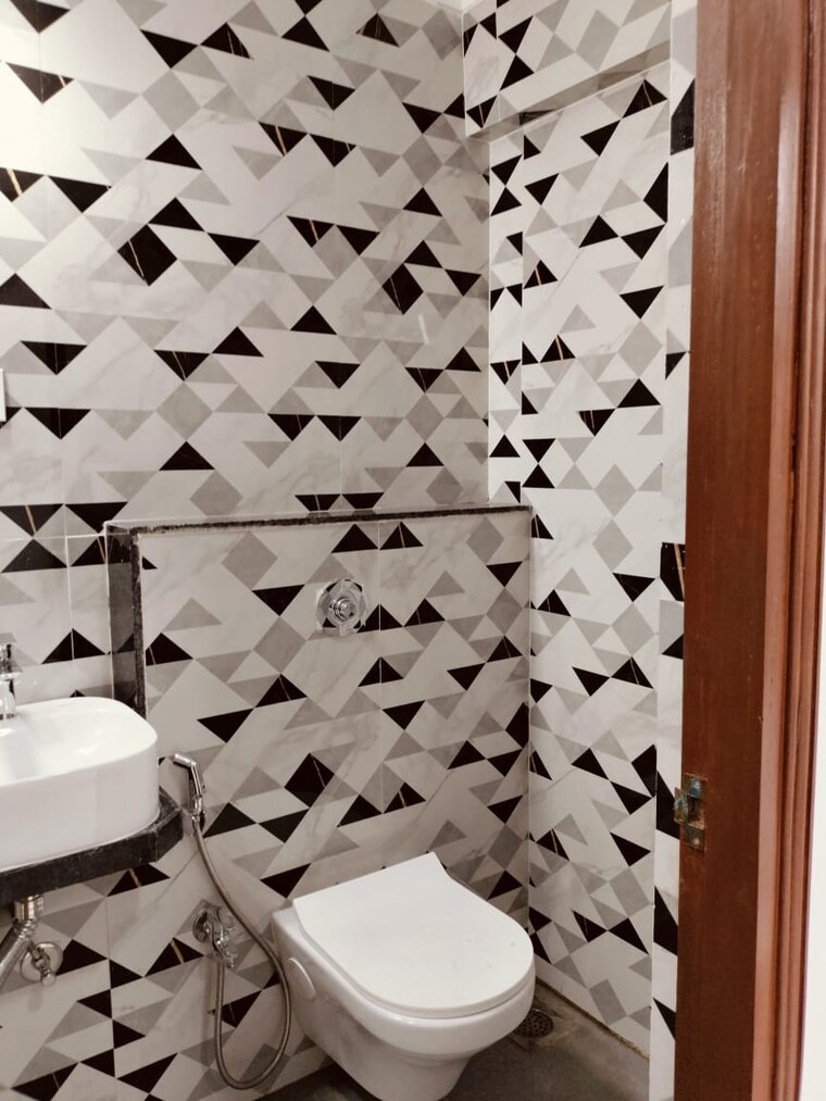 Bathroom, roha-vatika 1 RK 230 Sq.Ft. Apartment In Kurla East Mumbai 9570589