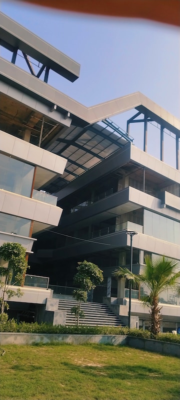  Shop – Exterior View View at SKA Arcadia, Wave City - for Sale