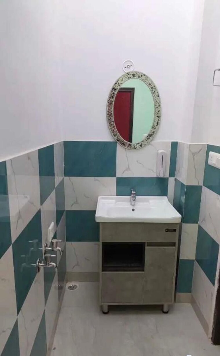 Room, vineet khand Pg For Girls In Vineet Khand 9570638