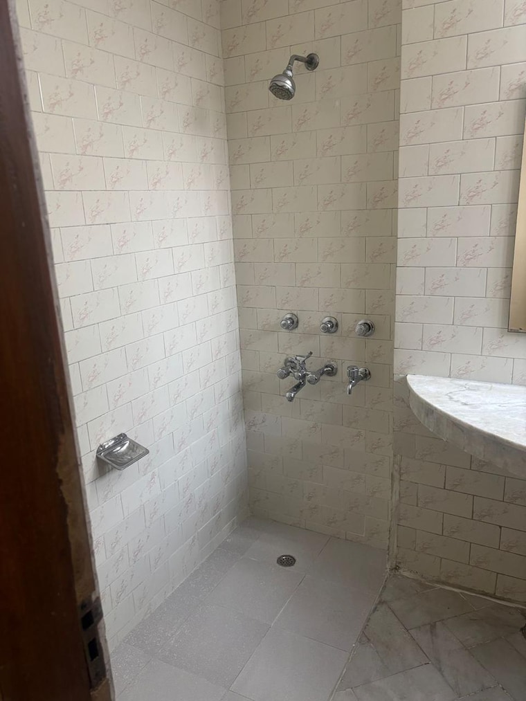 Bathroom, panchsheel enclave 3 Bedroom 2385 Sq.Ft. Builder Floor In Panchsheel Enclave Delhi 9570659