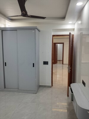 Building Lobby in 3 BHK Builder Floor at Sector 104 – for Rent