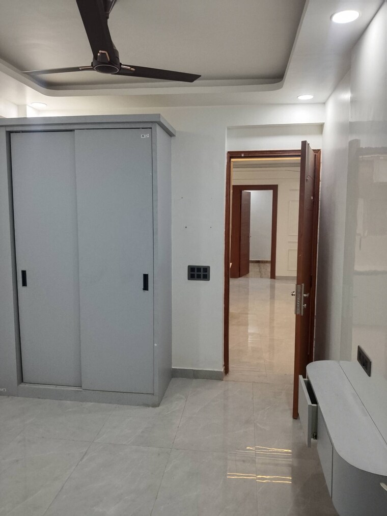 undefined, sector 104 3 Bedroom 1400 Sq.Ft. Builder Floor In Sector 104 Noida 9570684