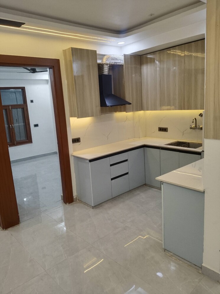 Kitchen, sector 104 3 Bedroom 1400 Sq.Ft. Builder Floor In Sector 104 Noida 9570684