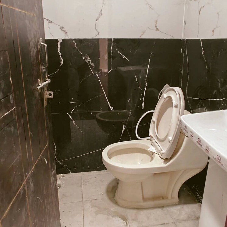 Bathroom, sector 73 2 Bedroom 900 Sq.Ft. Builder Floor In Sector 73 Noida 9570696