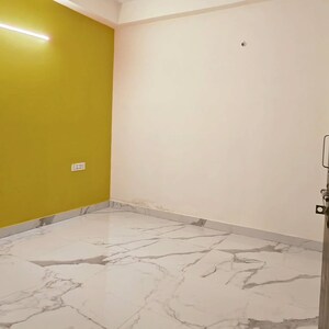 Room in 2 BHK Builder Floor at Sector 73 – for Sale