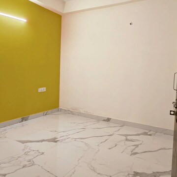 Room in 2 BHK Builder Floor at Sector 73 – for Sale