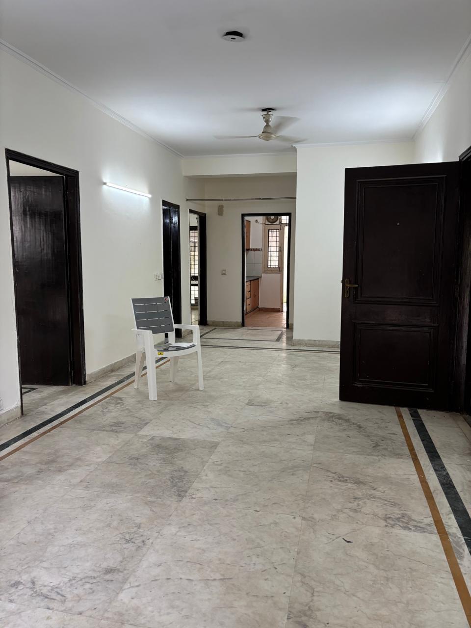 3 BHK + Servant Room Apartment For Rent in Sector 54