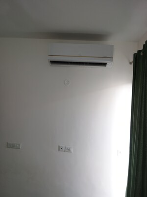 Room in 3 BHK Apartment at Adani Oyster Grande Phase 2, Sector 102 – for Rent