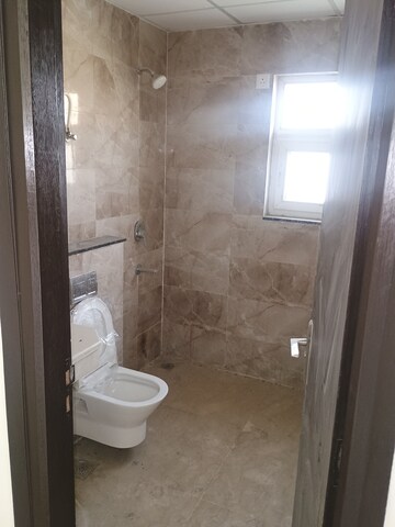 Furnished Amenities in 3 BHK Apartment at Adani Oyster Grande Phase 2, Sector 102 – for Rent