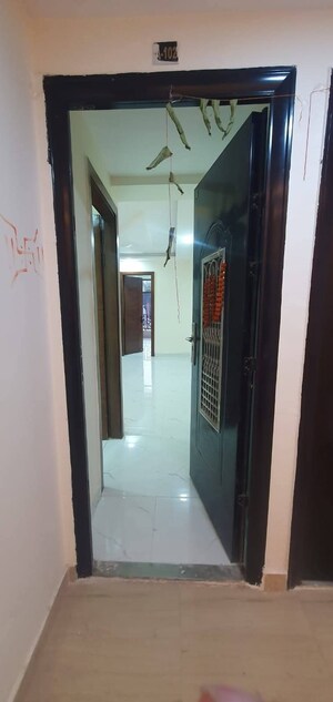 Building Lobby in 3 BHK Builder Floor at Sector 104 – for Rent