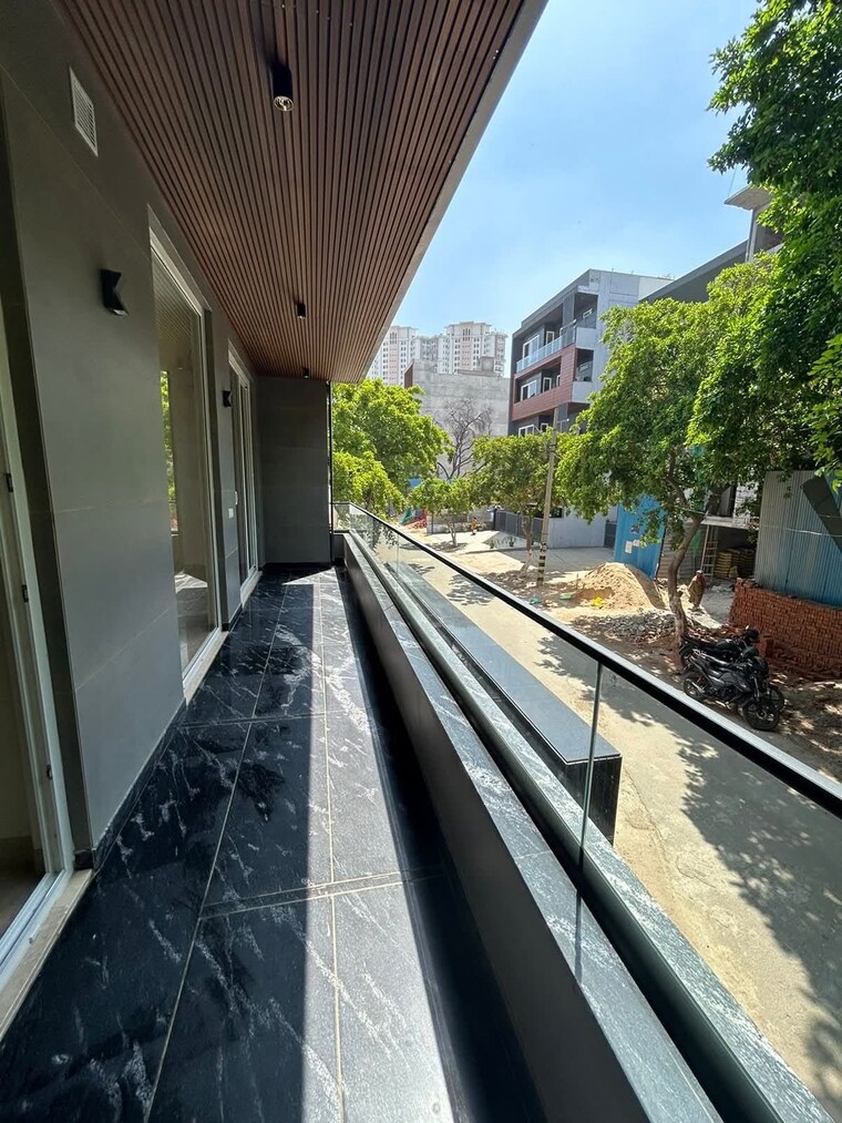 Balcony, dlf-city-phase-iv 3.5 Bedroom 270 Sq.Yd. Builder Floor In Dlf Phase iv Gurgaon 9570756