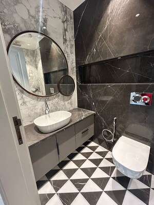 Team Area in 4 BHK Builder Floor at DLF Royale Residences, Dlf Phase I – for Rent