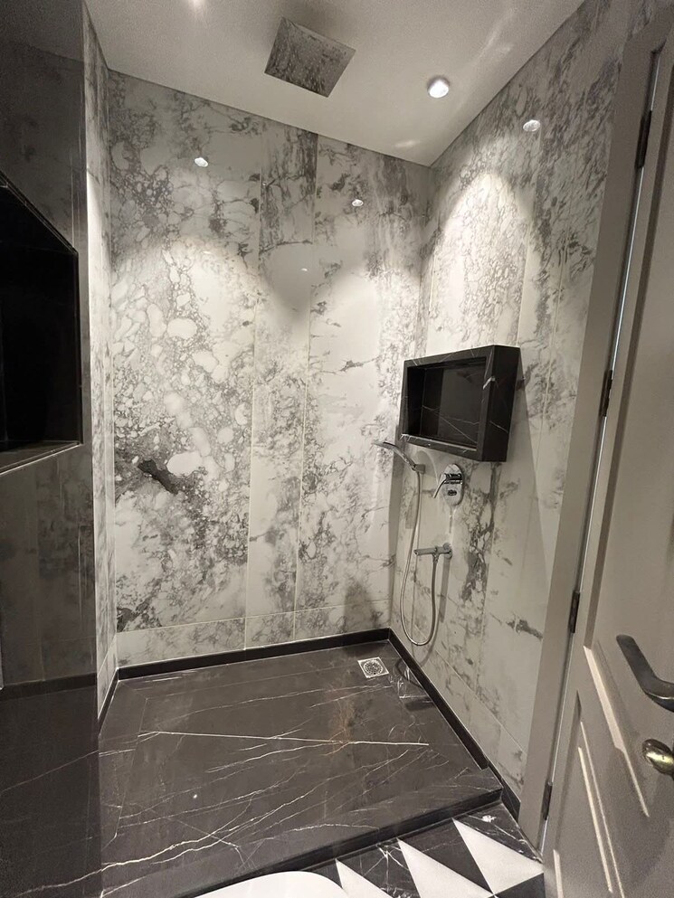 Bathroom, dlf-royale-residences 4 Bedroom 300 Sq.Yd. Builder Floor In Dlf Phase I Gurgaon 9570767