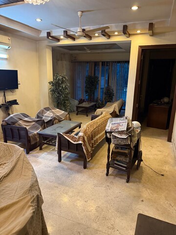 Gym in 3 BHK Builder Floor at Jangpura – for Sale