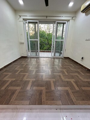 Room in 3 BHK Apartment at Alaknanda – for Sale