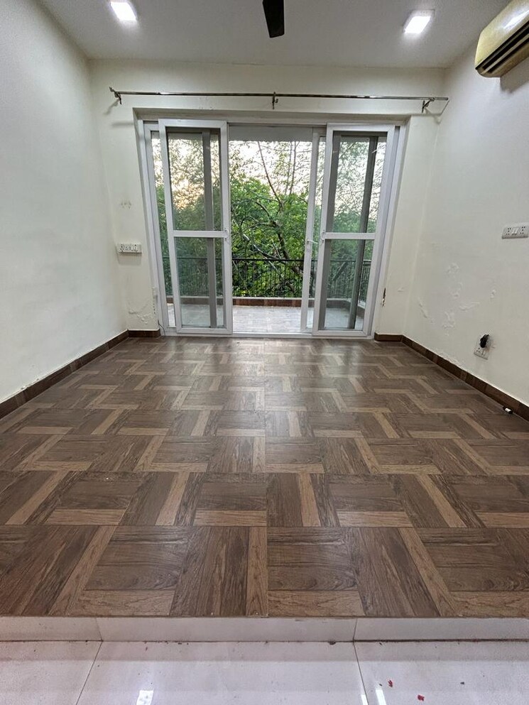 Room, alaknanda 3 Bedroom 1800 Sq.Ft. Apartment In Alaknanda Delhi 9570787