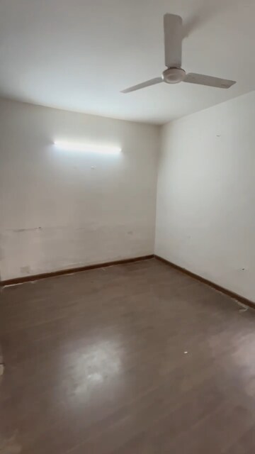 Room in 3 BHK Apartment at BPTP Park 81, Sector 81 – for Sale