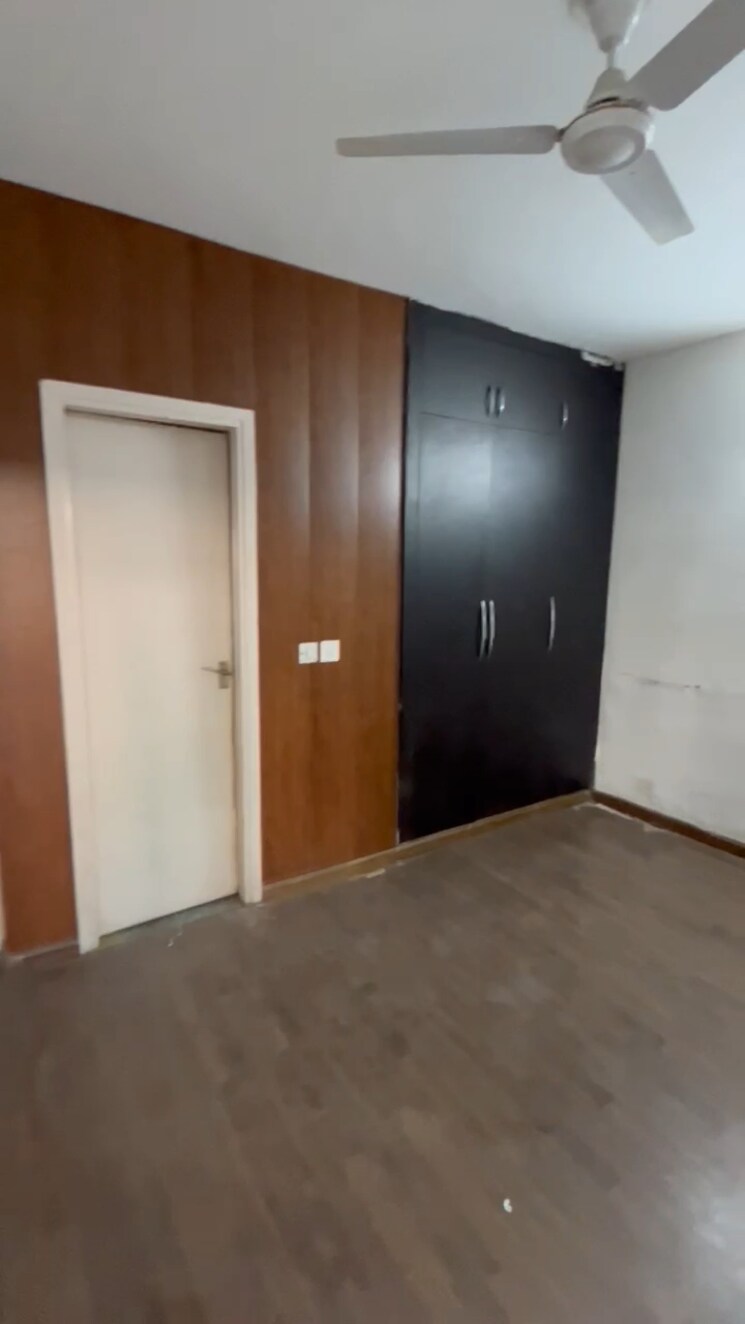 Room, bptp-park-81 3 Bedroom 275 Sq.Yd. Apartment In Sector 81 Faridabad 9570811