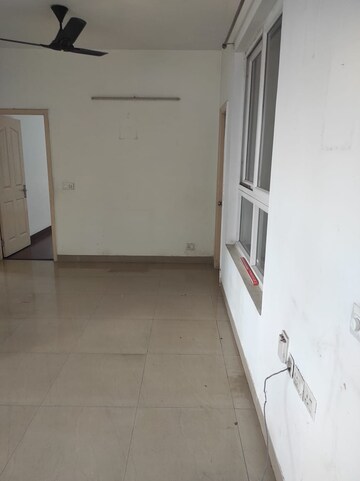 Bathroom in 3 BHK Apartment at Mapsko Paradise, Sector 83 – for Rent