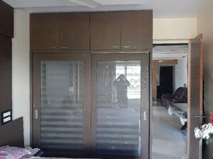 Room in 2 BHK Apartment at Group Seven Rushi Heights, Goregaon East – for Rent