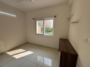 Room in 2 BHK Apartment at Prestige Finsbury Park Regent, Bagaluru – for Rent