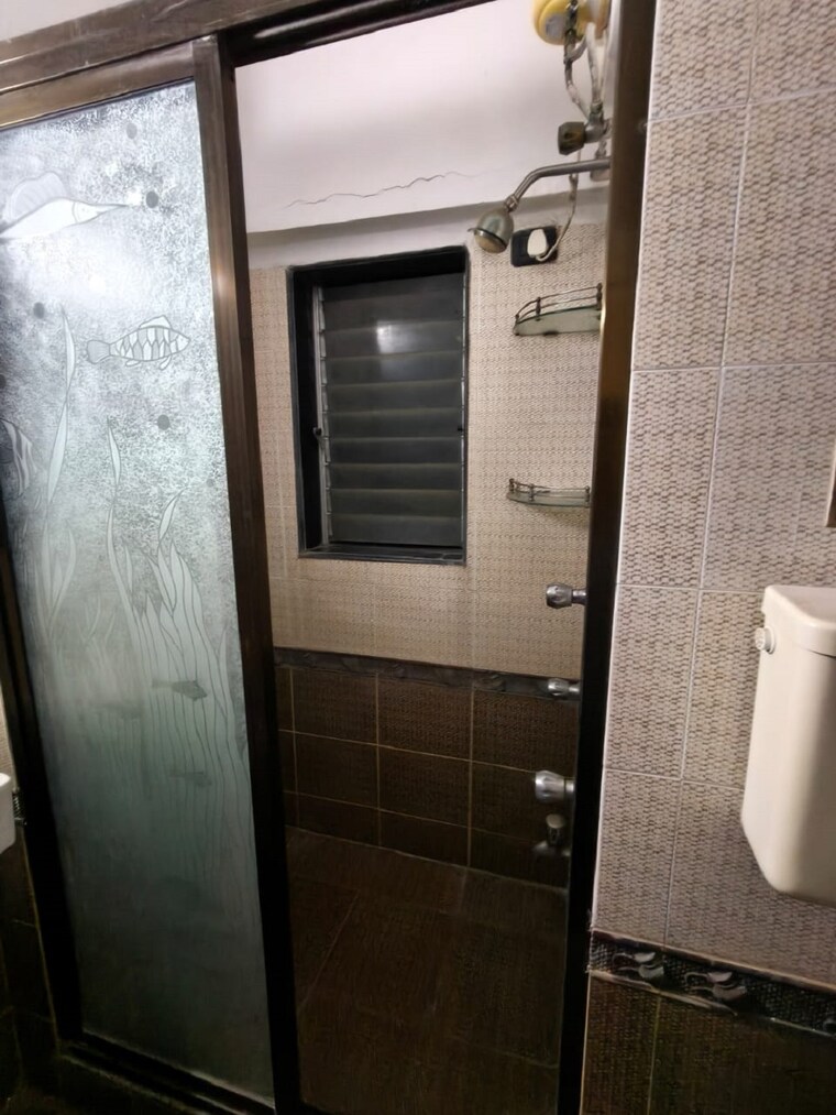 Bathroom, bandra west 2 Bedroom 700 Sq.Ft. Apartment In Bandra West Mumbai 9570914
