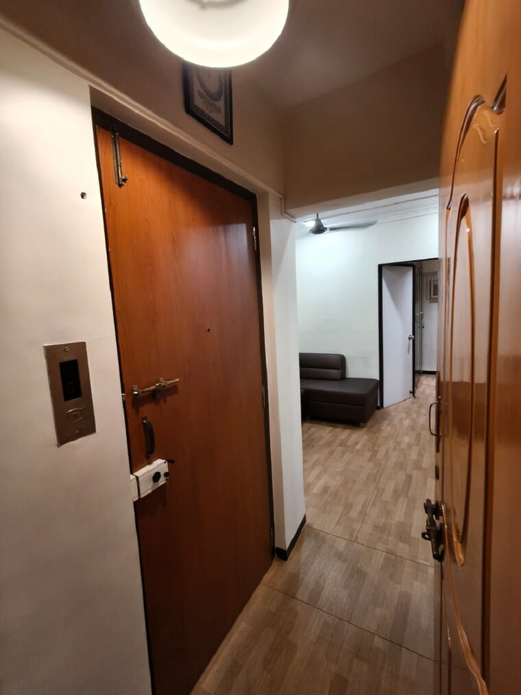 undefined, bandra west 2 Bedroom 700 Sq.Ft. Apartment In Bandra West Mumbai 9570914