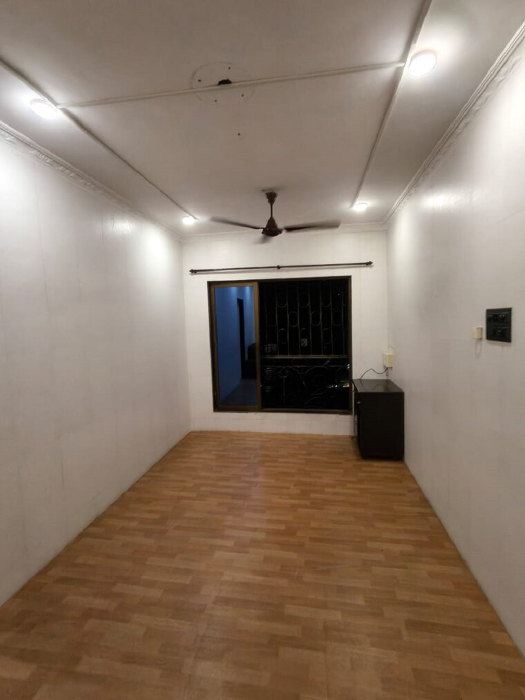 Room, bandra west 2 Bedroom 700 Sq.Ft. Apartment In Bandra West Mumbai 9570914