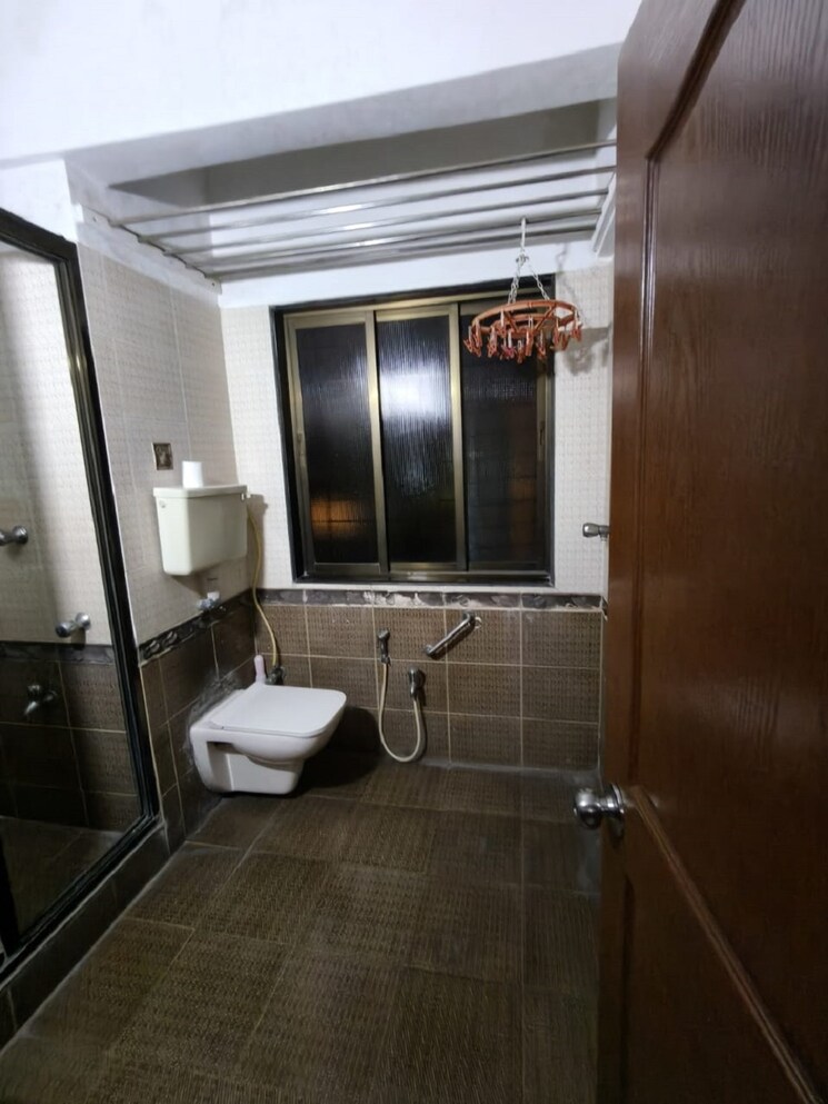 Bathroom, bandra west 2 Bedroom 700 Sq.Ft. Apartment In Bandra West Mumbai 9570914