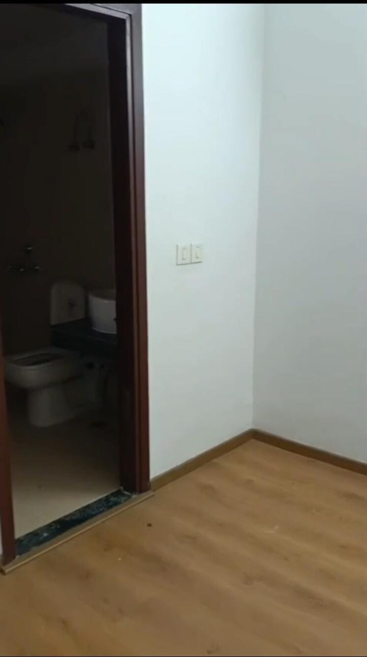 Room, bptp-park-81 2 Bedroom 250 Sq.Yd. Builder Floor In Sector 81 Faridabad 9570980