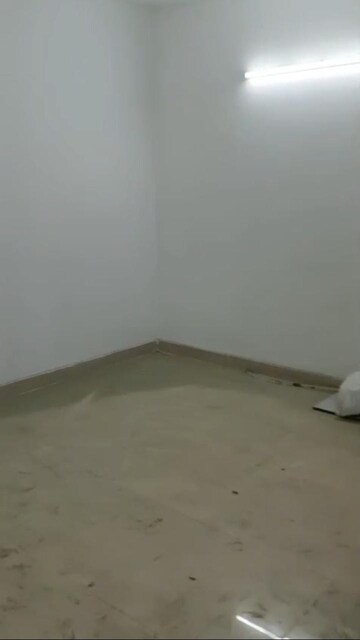 Room in 2 BHK Builder Floor at BPTP Park 81, Sector 81 – for Rent