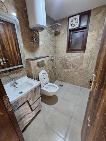 Bathroom in 3 BHK Apartment at Palm Residency Chhatarpur, Chattarpur – for Rent