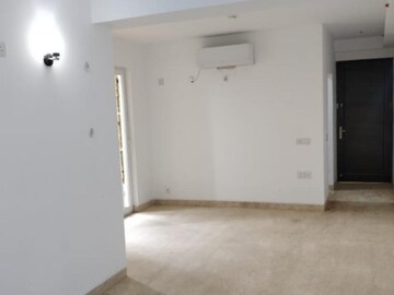 Room in 3 BHK Apartment at Supertech Araville, Sector 79 – for Rent