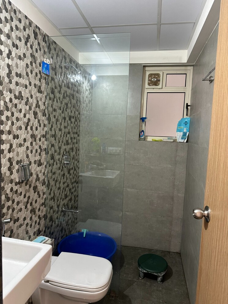 Bathroom, supreme-estia-phase-1 2 Bedroom 730 Sq.Ft. Apartment In Baner Pune 9571140