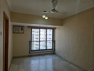 Room in 3 BHK Apartment at Chaitanya Tower, Prabhadevi – for Rent