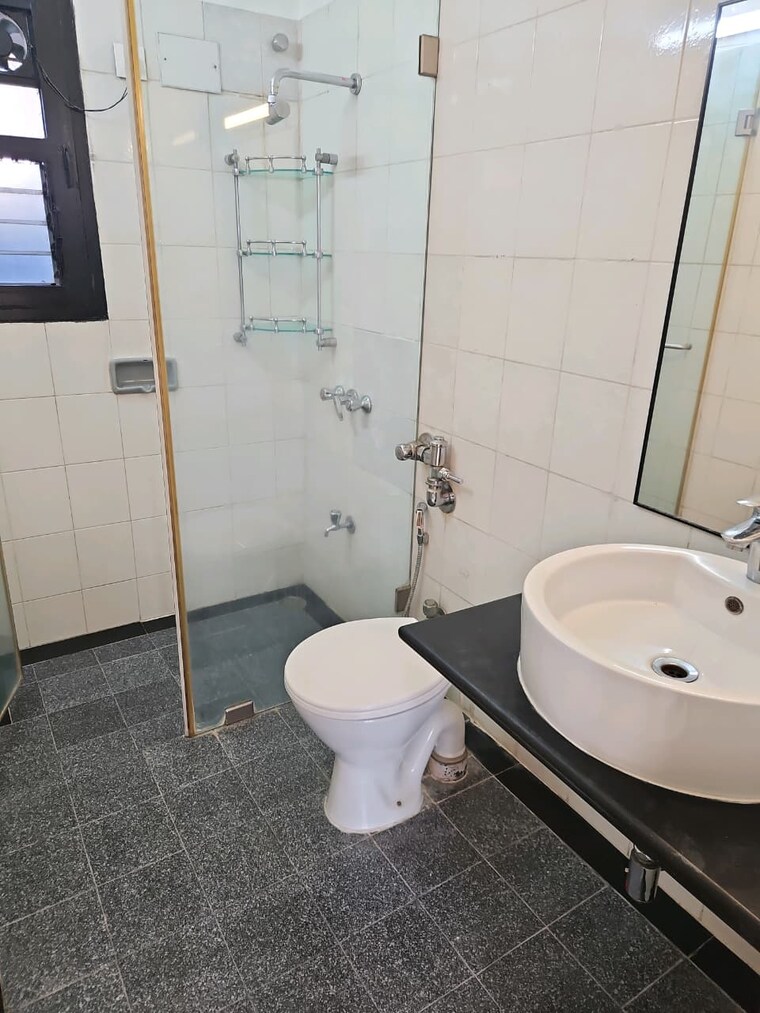 Bathroom, chaitanya-tower 3 Bedroom 1250 Sq.Ft. Apartment In Prabhadevi Mumbai 9571089