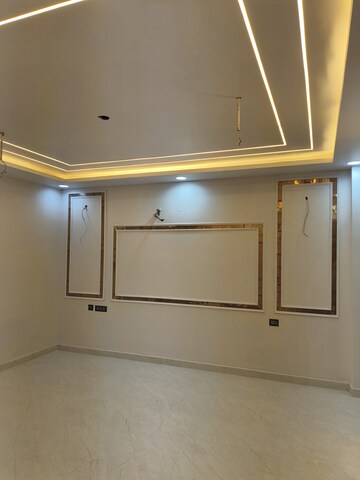 Furnished Amenities in 3 BHK Builder Floor at Fidato Honour Homes, Sector 89 – for Sale