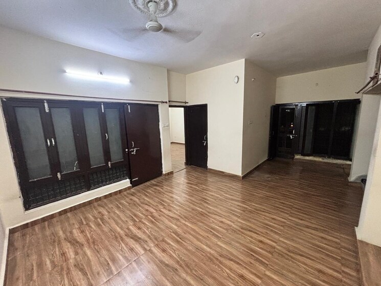 Room, vipul khand 2 Bedroom 1800 Sq.Ft. Independent House In Vipul Khand Lucknow 9571131