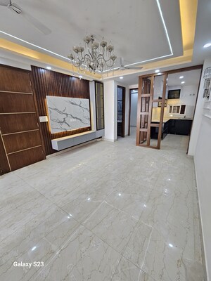 Room in 3 BHK Apartment at Palm Residency Chhatarpur, Chattarpur – for Rent